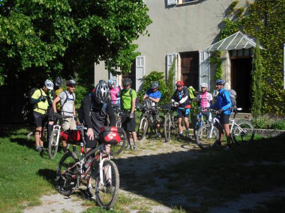 Le Relais Des Baronnies Hotell Montjay  Eksteriør bilde